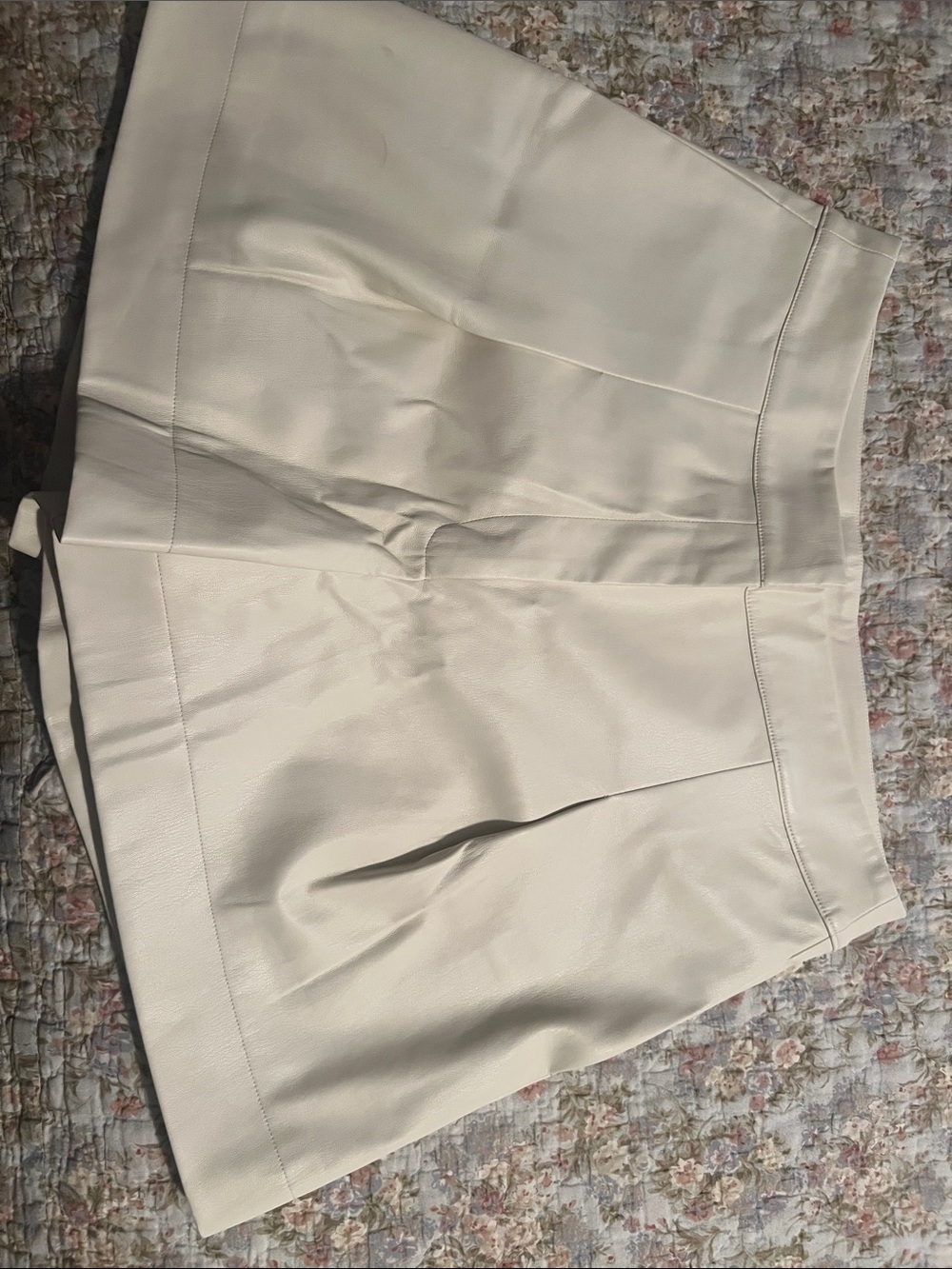 Sedge Ivory Structured Short - Picture 1 of 4